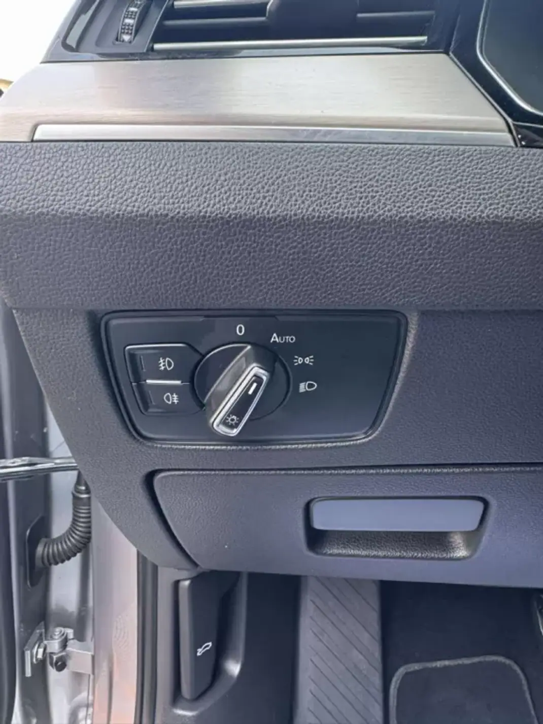 Volkswagen Passat Variant 2019 - 18900 EUR, 258985 km - AUTO.MOTO.pt - 258985km - foto 12 de 27