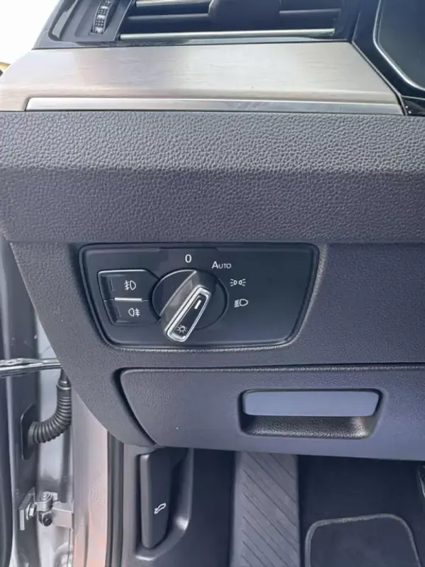 Volkswagen Passat Variant 2019 - 16900 EUR, 258985 km - AUTO.MOTO.pt - 258985km - foto 12 de 27