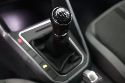 Volkswagen Polo 2018 - 15900 EUR, 130000 km - AUTO.MOTO.pt - 130000km - foto 8 de 20