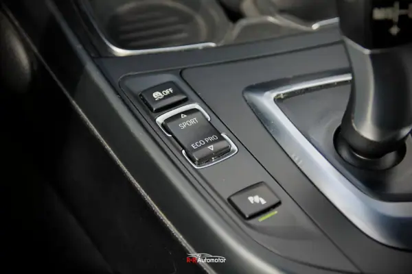 BMW 118 2014 - 16250 EUR, 165000 km - AUTO.MOTO.pt - 165000km - foto 32 de 42