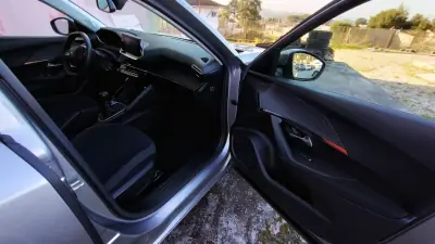 Peugeot 2008 2021 - 17999 EUR, 118000 km - AUTO.MOTO.pt - 118000km - foto 23 de 31