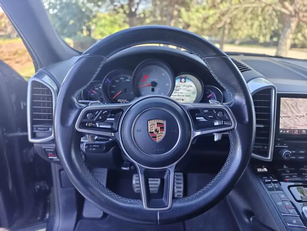 Porsche Cayenne 2016 - 42499 EUR, 199000 km - 199000km - foto 30 de 41