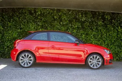 Audi A1 2014 - 12900 EUR, 154000 km - AUTO.MOTO.pt - 154000km - foto 6 de 16