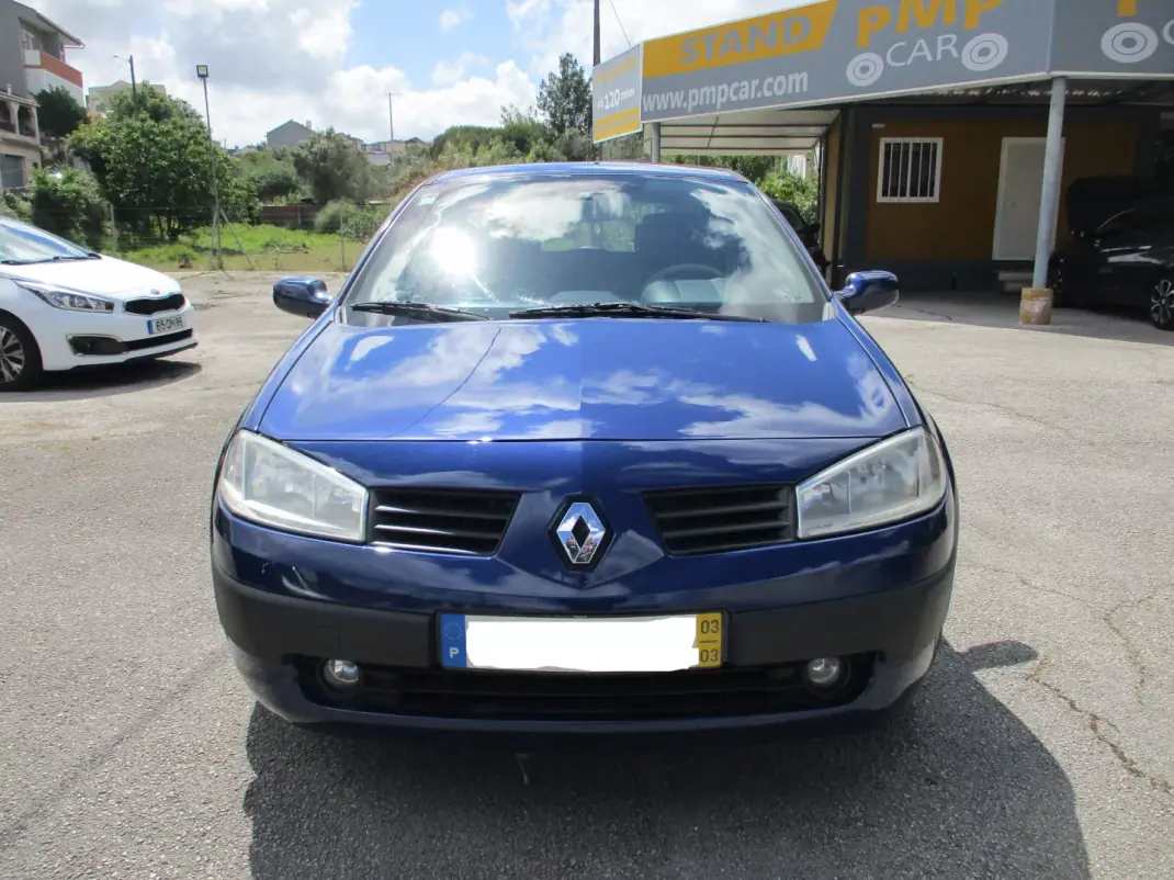 Renault Mégane 2003 - 3500 EUR, 209000 km - AUTO.MOTO.pt - 209000km - foto 2 de 8