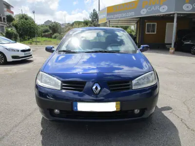Renault Mégane 2003 - 3500 EUR, 209000 km - AUTO.MOTO.pt - 209000km - foto 2 de 8