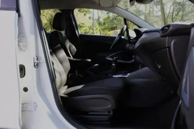 Opel Crossland X 2017 - 12500 EUR, 113439 km - AUTO.MOTO.pt - 113439km - foto 22 de 35