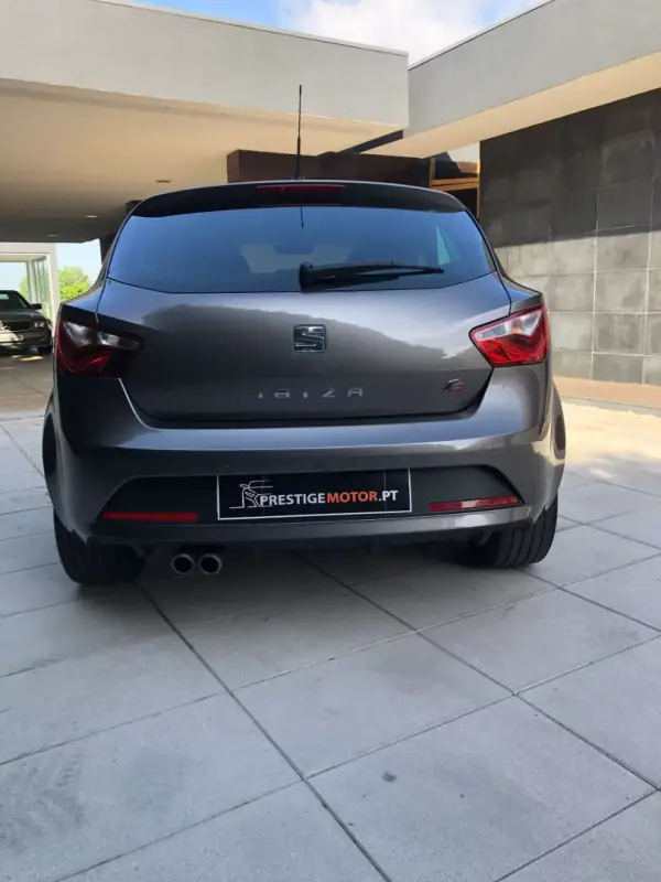 SEAT Ibiza 2016 - 10750 EUR, 142000 km - AUTO.MOTO.pt - 142000km - foto 5 de 33
