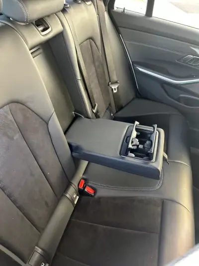 BMW 330 2019 - 30000 EUR, 206305 km - AUTO.MOTO.pt - 206305km - foto 18 de 43