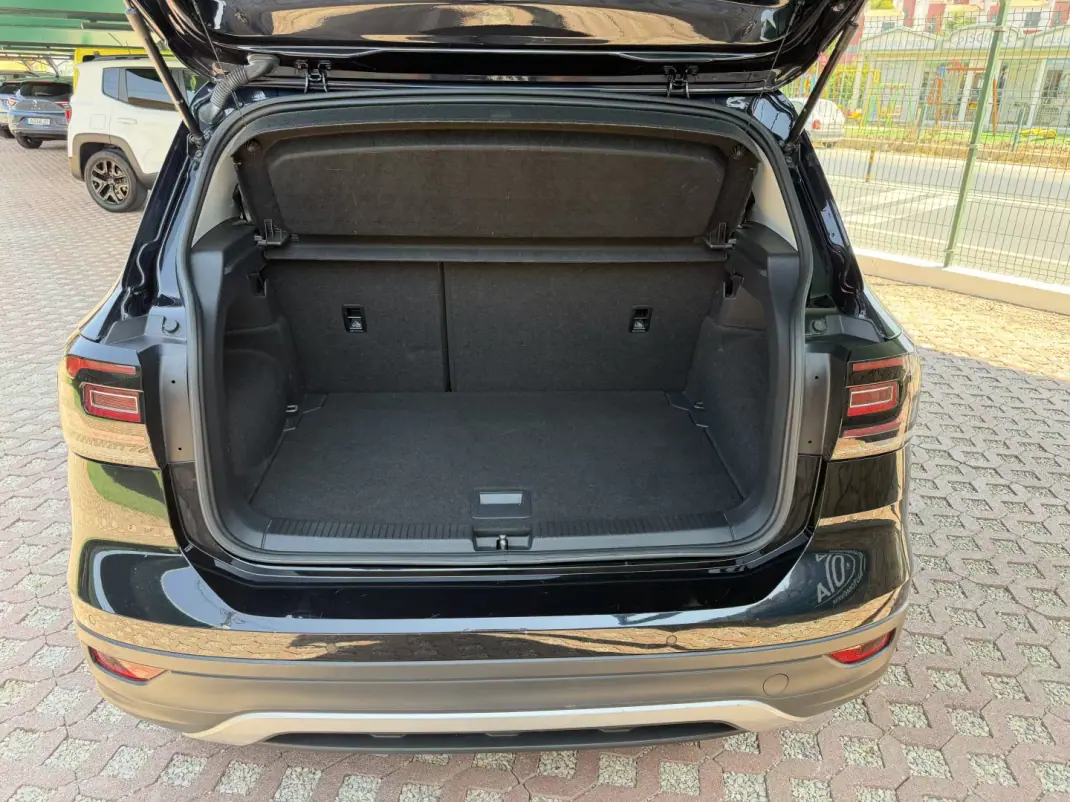 Volkswagen T-Cross 2023 - 22900 EUR, 49424 km - 49424km - foto 16 de 17