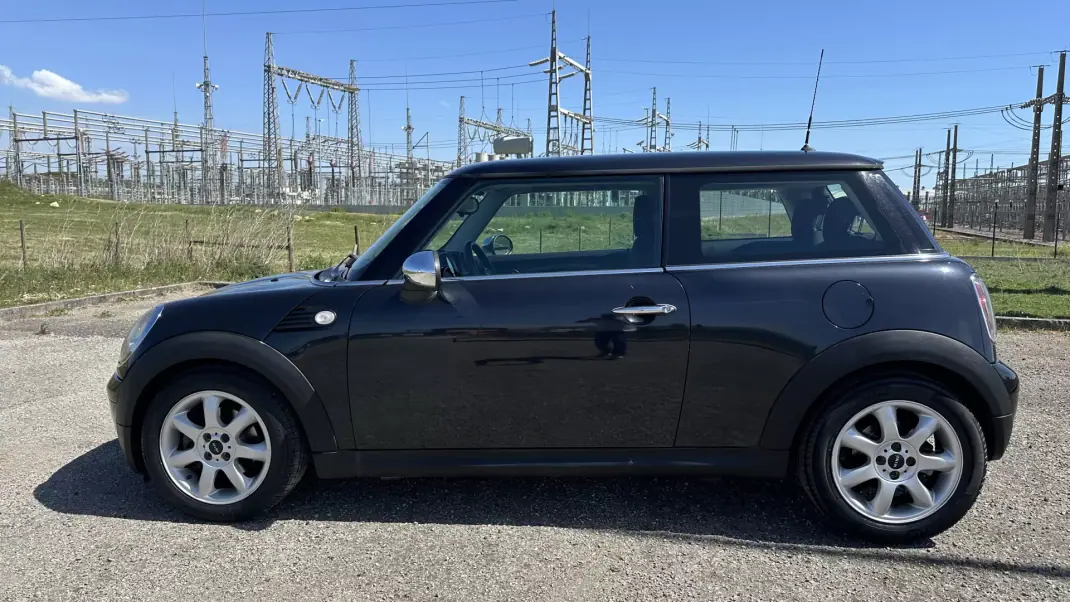 MINI One 2008 - 5950 EUR, 160000 km - AUTO.MOTO.pt - 160000km - foto 4 de 13