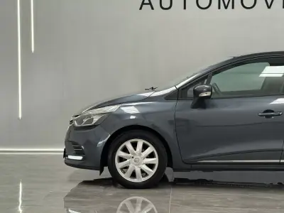 Renault Clio 2017 - 10990 EUR, 110000 km - AUTO.MOTO.pt - 110000km - foto 9 de 14