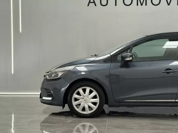Renault Clio 2017 - 10990 EUR, 110000 km - AUTO.MOTO.pt - 110000km - foto 9 de 14