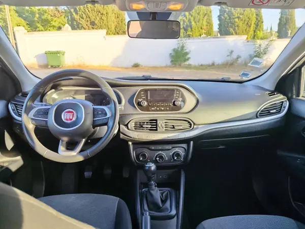 Fiat Tipo 2019 - 9800 EUR, 94023 km - AUTO.MOTO.pt - 94023km - foto 6 de 10
