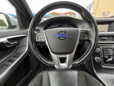 Volvo S60 2015 - 11950 EUR, 225000 km - AUTO.MOTO.pt - 225000km - foto 18 de 53