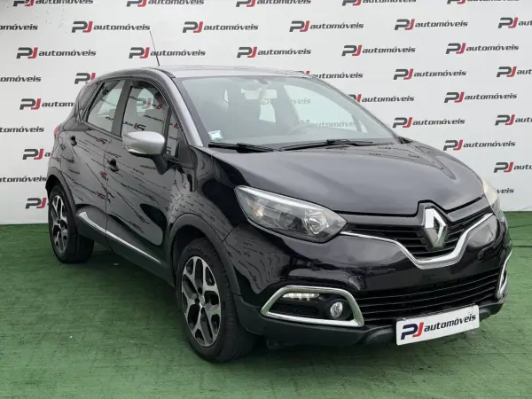 Renault Captur 2016 - 12990 EUR, 142000 km - AUTO.MOTO.pt - 142000km - foto 4 de 23