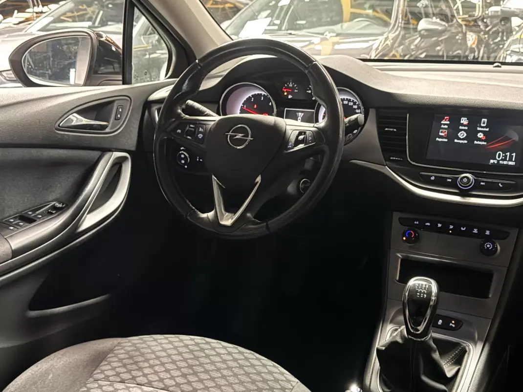 Opel Astra Sports Tourer 2021 - 13990 EUR, 152200 km - AUTO.MOTO.pt - 152200km - foto 19 de 34