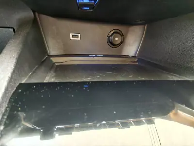 Peugeot 3008 2020 - 19900 EUR, 98000 km - AUTO.MOTO.pt - 98000km - foto 26 de 28