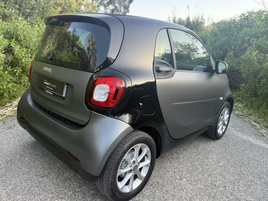 Smart Fortwo Cabrio 2018 - 10599 EUR, 120000 km - AUTO.MOTO.pt - 120000km - foto 4 de 11