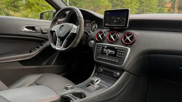 Mercedes-Benz A 45 AMG 2015 - 30500 EUR, 134000 km - AUTO.MOTO.pt - 134000km - foto 10 de 22