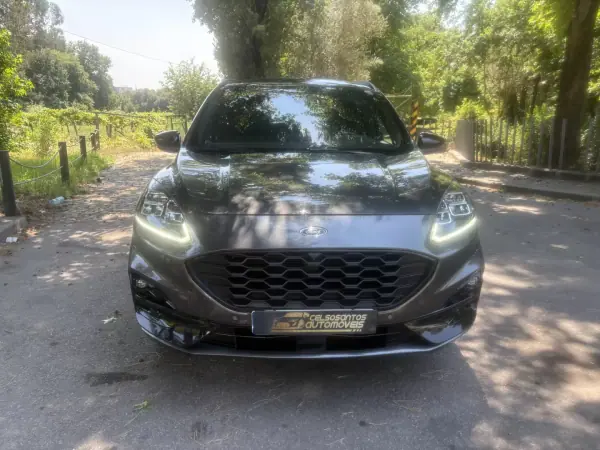 Ford Kuga 2023 - 20500 EUR, 65000 km - AUTO.MOTO.pt - 65000km - foto 10 de 30