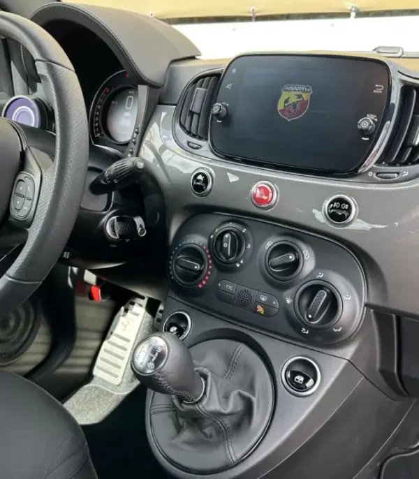 Abarth 595 2022 - 25900 EUR, 350 km - AUTO.MOTO.pt - 350km - foto 9 de 9