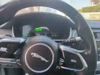Jaguar I-Pace 2018 - 14250 EUR, 252000 km - AUTO.MOTO.pt - 252000km - foto 3 de 3