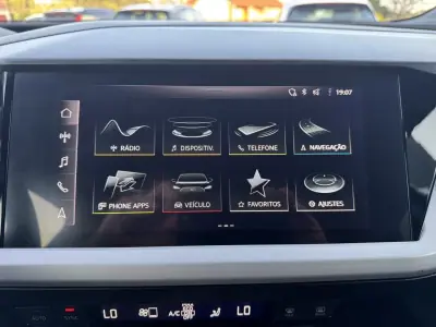 Audi Q4 e-tron 2021 - 29900 EUR, 79000 km - 79000km - foto 13 de 46