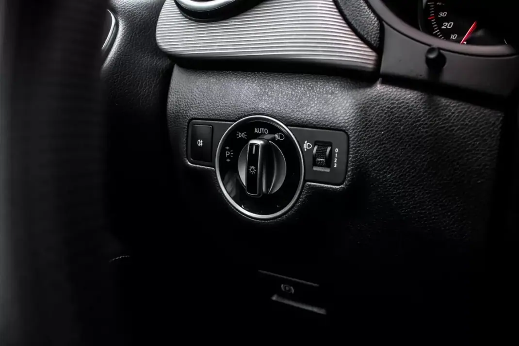 Mercedes-Benz B 250 2017 - 13990 EUR, 85144 km - AUTO.MOTO.pt - 85144km - foto 19 de 44