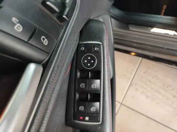 Mercedes-Benz CLA 45 AMG 2014 - 32990 EUR, 130000 km - AUTO.MOTO.pt - 130000km - foto 21 de 40