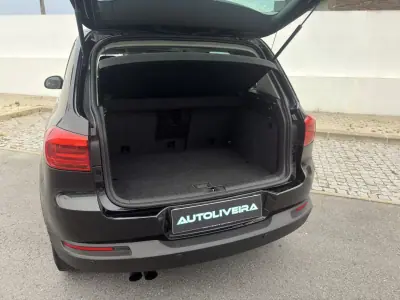 Volkswagen Tiguan 2011 - 13800 EUR, 147290 km - AUTO.MOTO.pt - 147290km - foto 15 de 26