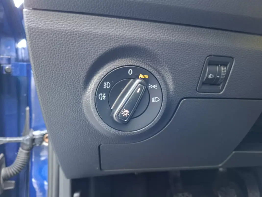 SEAT Ibiza 2018 - 11350 EUR, 103500 km - AUTO.MOTO.pt - 103500km - foto 20 de 30