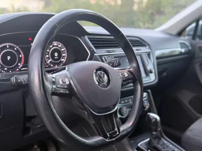 Volkswagen Tiguan 2017 - 22699 EUR, 120000 km - AUTO.MOTO.pt - 120000km - foto 22 de 26