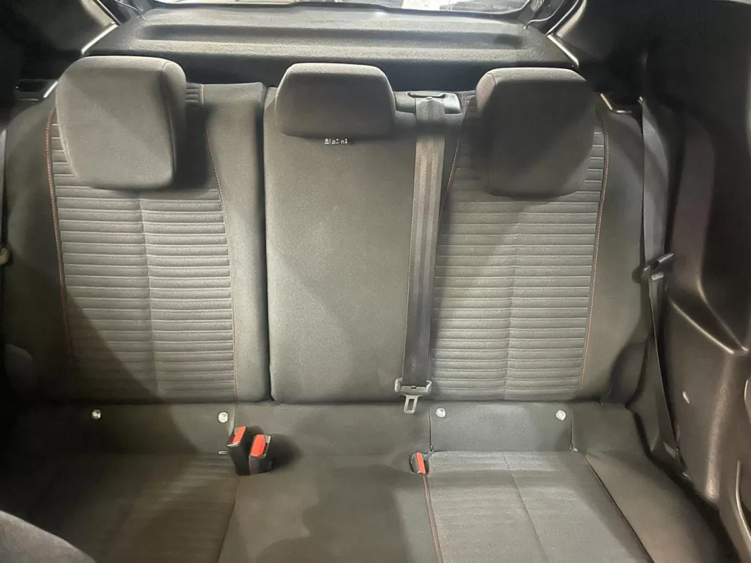 Peugeot 208 2023 - 14900 EUR, 44000 km - AUTO.MOTO.pt - 44000km - foto 35 de 47