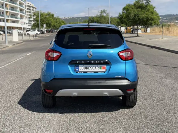 Renault Captur 2017 - 12995 EUR, 103000 km - AUTO.MOTO.pt - 103000km - foto 6 de 38