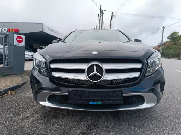 Mercedes-Benz GLA 180 2015 - 22500 EUR, 120000 km - AUTO.MOTO.pt - 120000km - foto 5 de 28