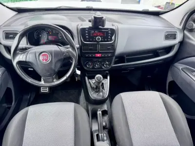Fiat Doblo 2011 - 9900 EUR, 214000 km - AUTO.MOTO.pt - 214000km - foto 9 de 19