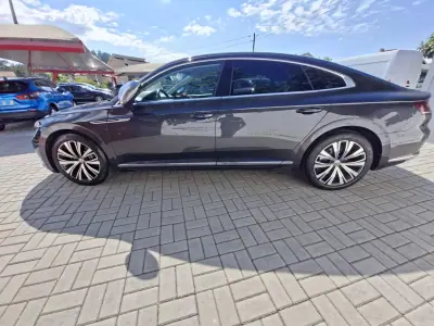 Volkswagen Arteon 2019 - 24750 EUR, 92519 km - AUTO.MOTO.pt - 92519km - foto 27 de 42
