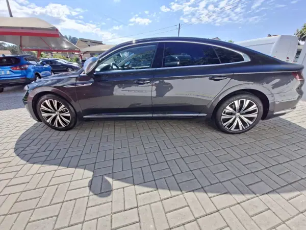 Volkswagen Arteon 2019 - 24750 EUR, 92519 km - AUTO.MOTO.pt - 92519km - foto 27 de 42