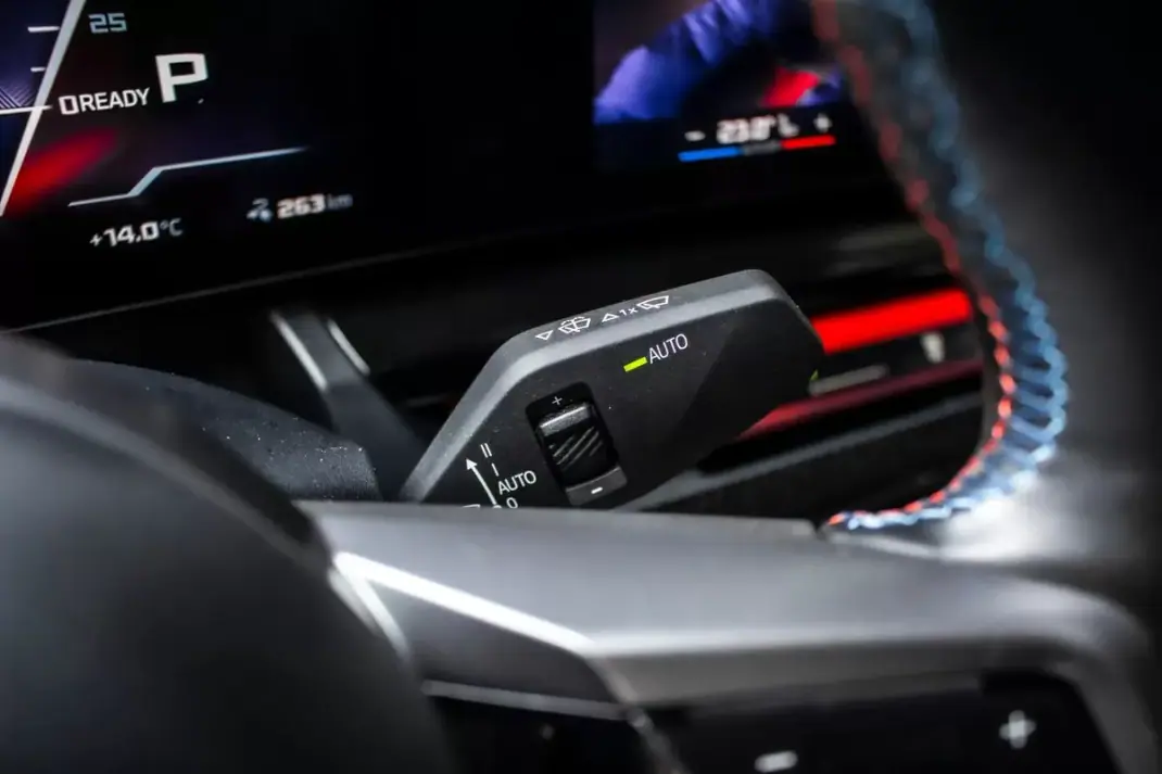 BMW i5 2023 - 74990 EUR, 17145 km - AUTO.MOTO.pt - 17145km - foto 21 de 60