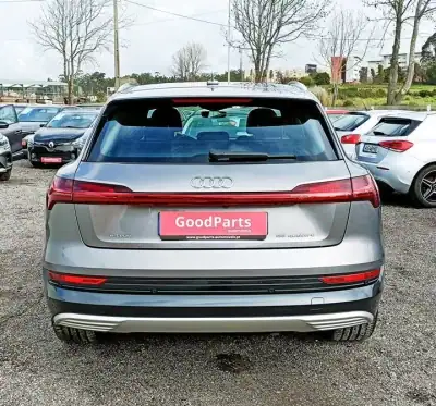 Audi e-tron 2020 - 31000 EUR, 110869 km - AUTO.MOTO.pt - 110869km - foto 7 de 29