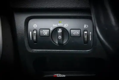 Volvo V40 2015 - 12900 EUR, 175000 km - AUTO.MOTO.pt - 175000km - foto 25 de 26