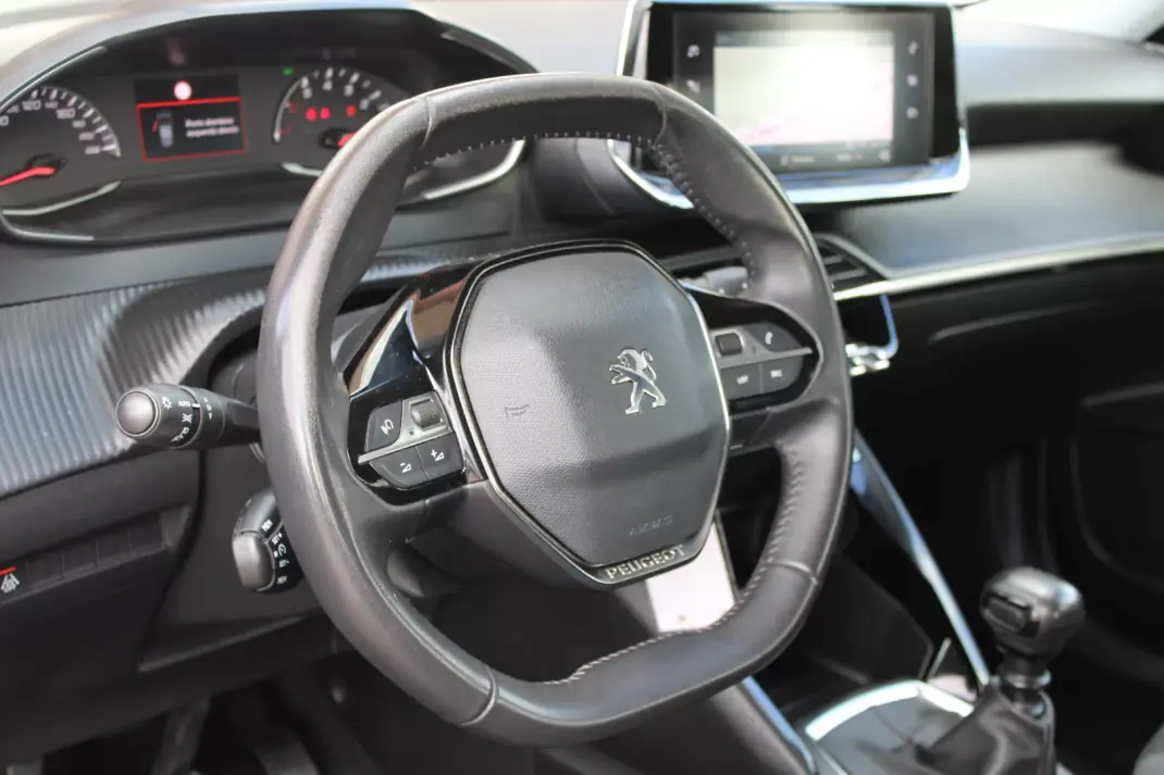 Peugeot 2008 2022 - 14990 EUR, 165000 km - AUTO.MOTO.pt - 165000km - foto 16 de 22