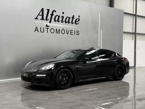 Porsche Panamera 2015 - 33990 EUR, 247000 km - AUTO.MOTO.pt - 247000km - foto 3 de 44