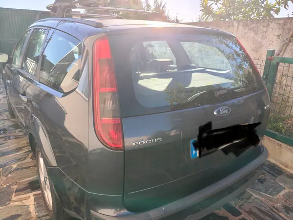 Ford Focus SW 2006 - 2800 EUR, 288800 km - AUTO.MOTO.pt - 288800km - foto 5 de 9