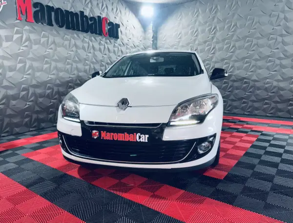 Renault Mégane Sport Tourer 2012 - 7990 EUR, 307778 km - AUTO.MOTO.pt - 307778km - foto 5 de 19