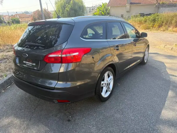 Ford Focus SW 2017 - 9900 EUR, 155000 km - AUTO.MOTO.pt - 155000km - foto 20 de 26