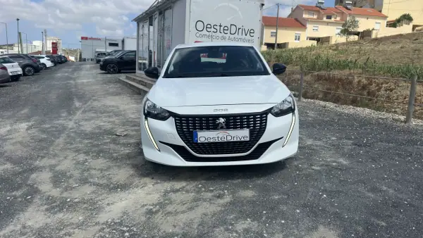 Peugeot 208 2023 - 13800 EUR, 100000 km - AUTO.MOTO.pt - 100000km - foto 2 de 18