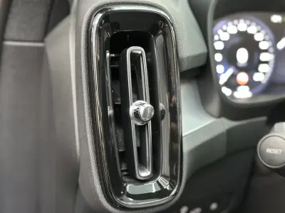 Volvo XC 40 2023 - 44500 EUR, 15000 km - AUTO.MOTO.pt - 15000km - foto 51 de 61