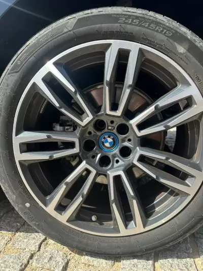 BMW 530e 2025 - 56900 EUR, 12000 km - 12000km - foto 5 de 13