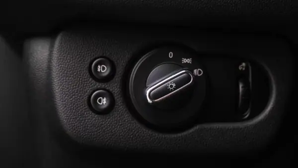 MINI Clubman 2018 - 24999 EUR, 131000 km - AUTO.MOTO.pt - 131000km - foto 29 de 37